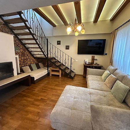 Real Home 1 Sibiu Luaran gambar