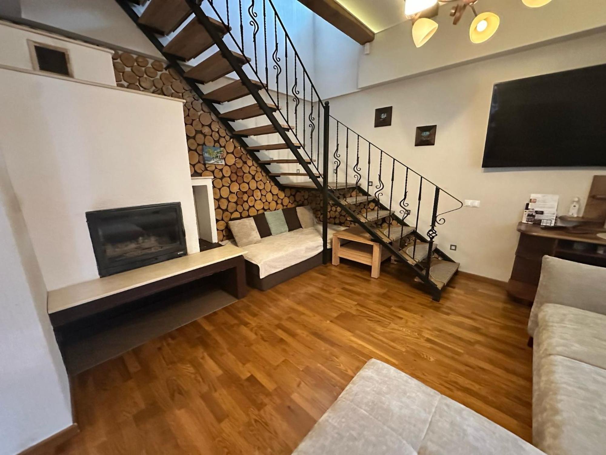 Real Home 1 Sibiu Luaran gambar