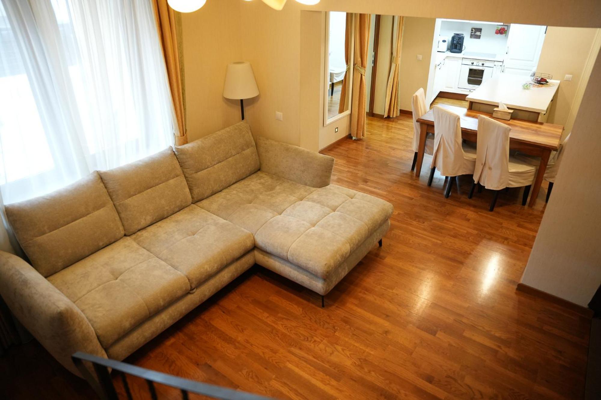 Real Home 1 Sibiu Luaran gambar